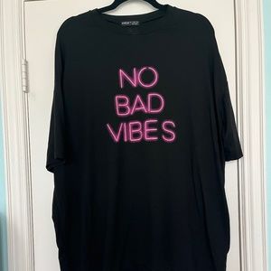 "No Bad Vibes" Oversized Tee